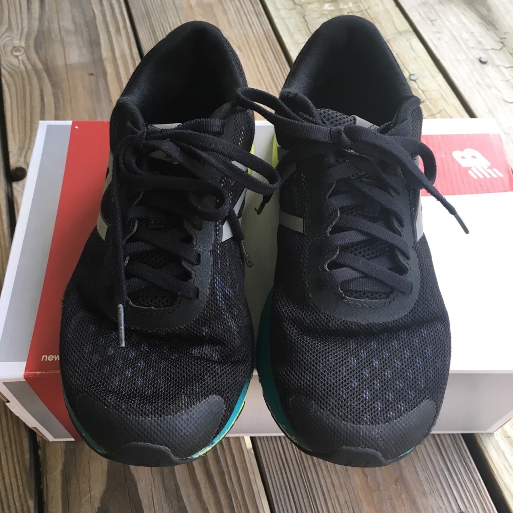 New Balance Run Sneakers (fit Women’s 6) - Picture 2 of 8